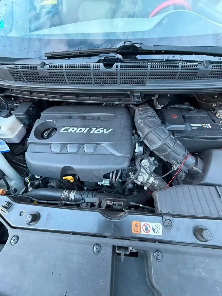 Gebraucht Kia Carens 136 PS (100 kW) 2015 Braun Van / Kleinbus