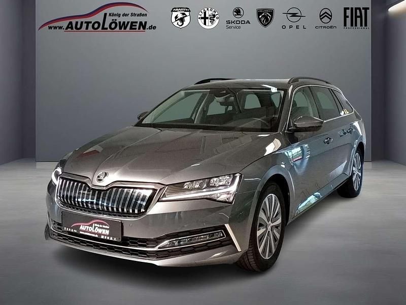 Grau Gebraucht 2022 Skoda Superb Ambition Kombi | 25.450 € (Guter Preis) - Bild 1/4