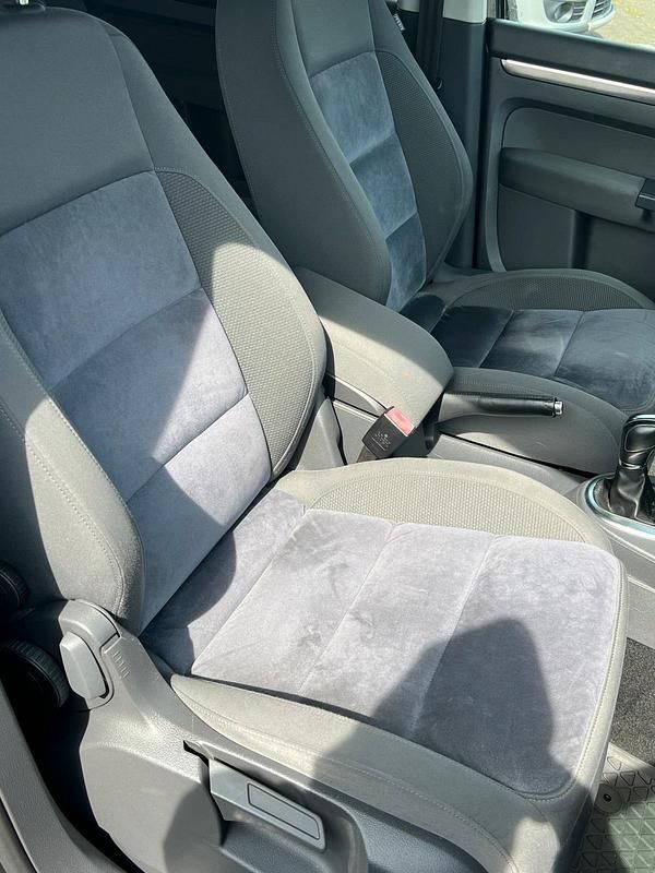 Gebraucht VW Touran 140 PS (102 kW) 2012 Grau Van / Kleinbus