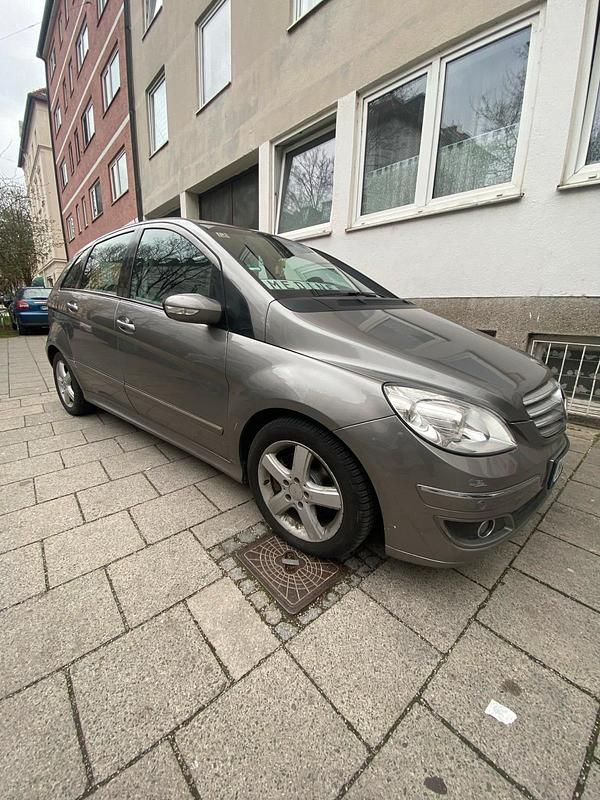 Gebraucht Mercedes B200 197 PS (144 kW) 2005 Grau Van / Kleinbus