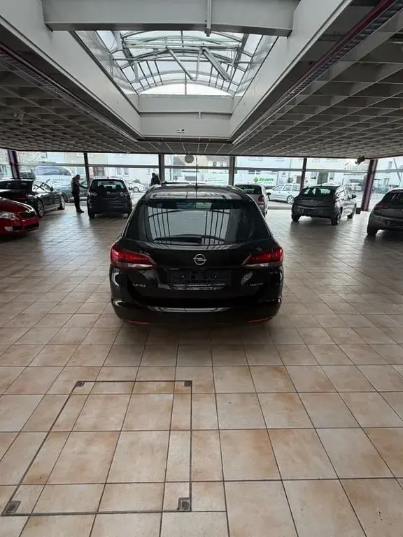 Gebraucht Opel Astra Edition 105 PS (77 kW) 2018 Schwarz Kombi