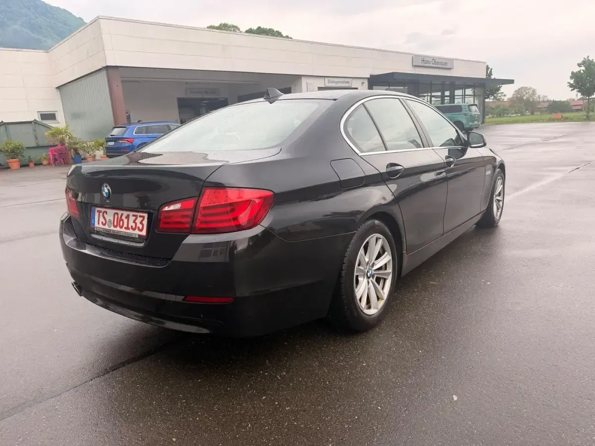 Gebraucht BMW 520 184 PS (135 kW) 2011 Schwarz Limousine