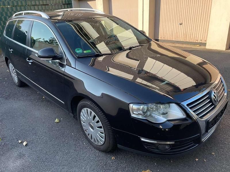 Gebraucht VW Passat Highline 105 PS (77 kW) 2010 Schwarz Kombi