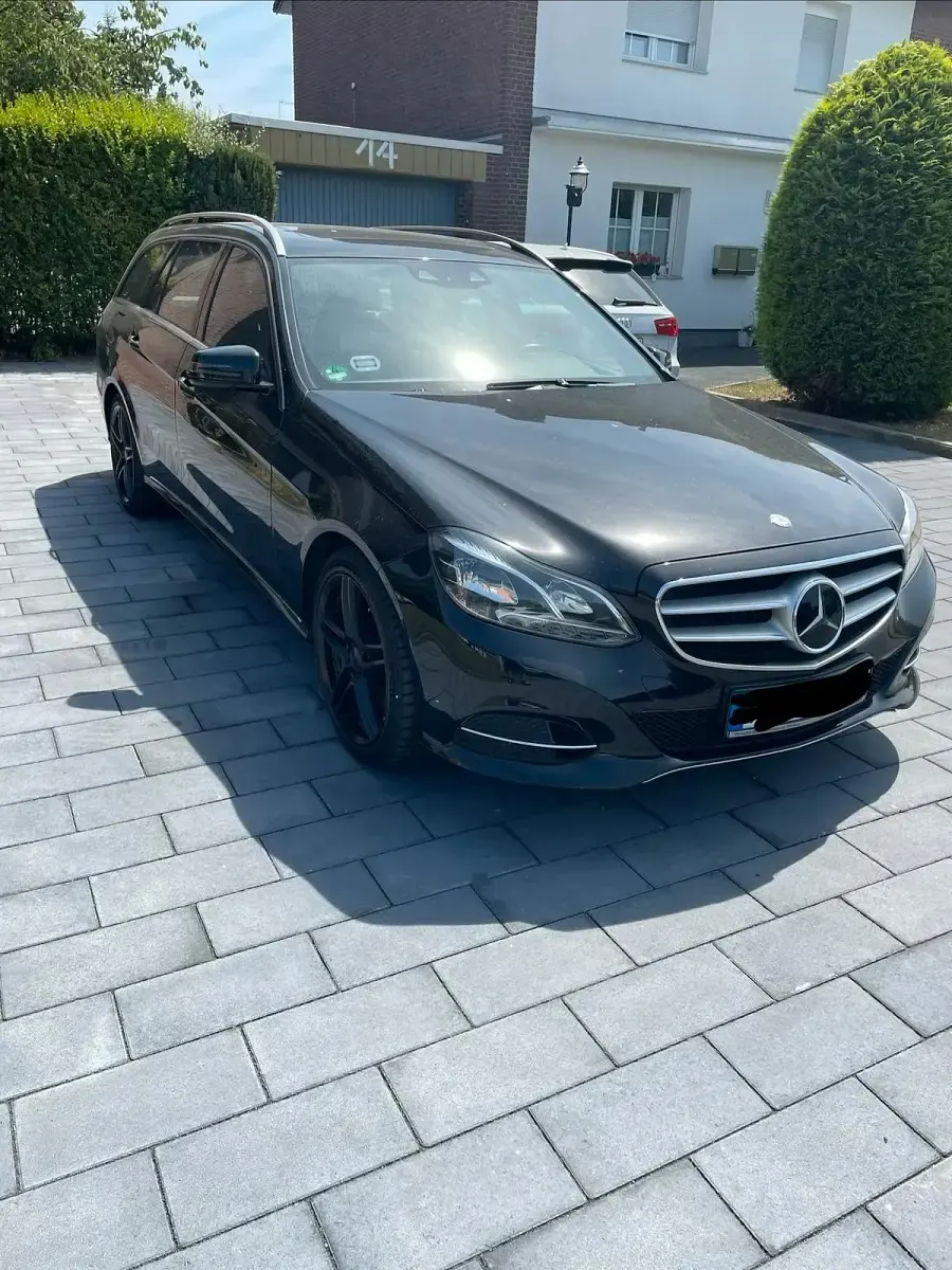 Gebraucht Mercedes E250 205 PS (150 kW) 2013 Schwarz Kombi