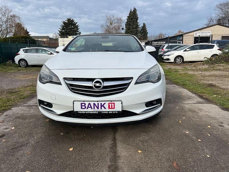 Gebraucht Opel Cascada Edition 165 PS (121 kW) 2015 Weiß Cabrio