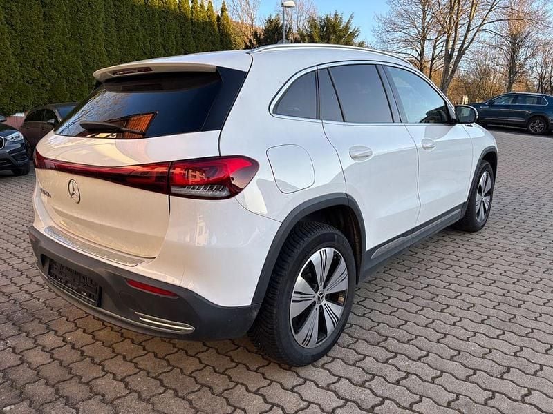 Gebraucht Mercedes EQA250 139 kW (190 PS) 2021 Weiß SUV