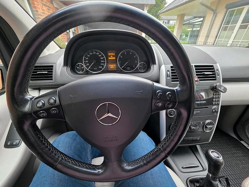 Grau Gebraucht 2008 Mercedes A150 Kleinwagen | 2.200 € (Guter Preis) - Bild 1/4