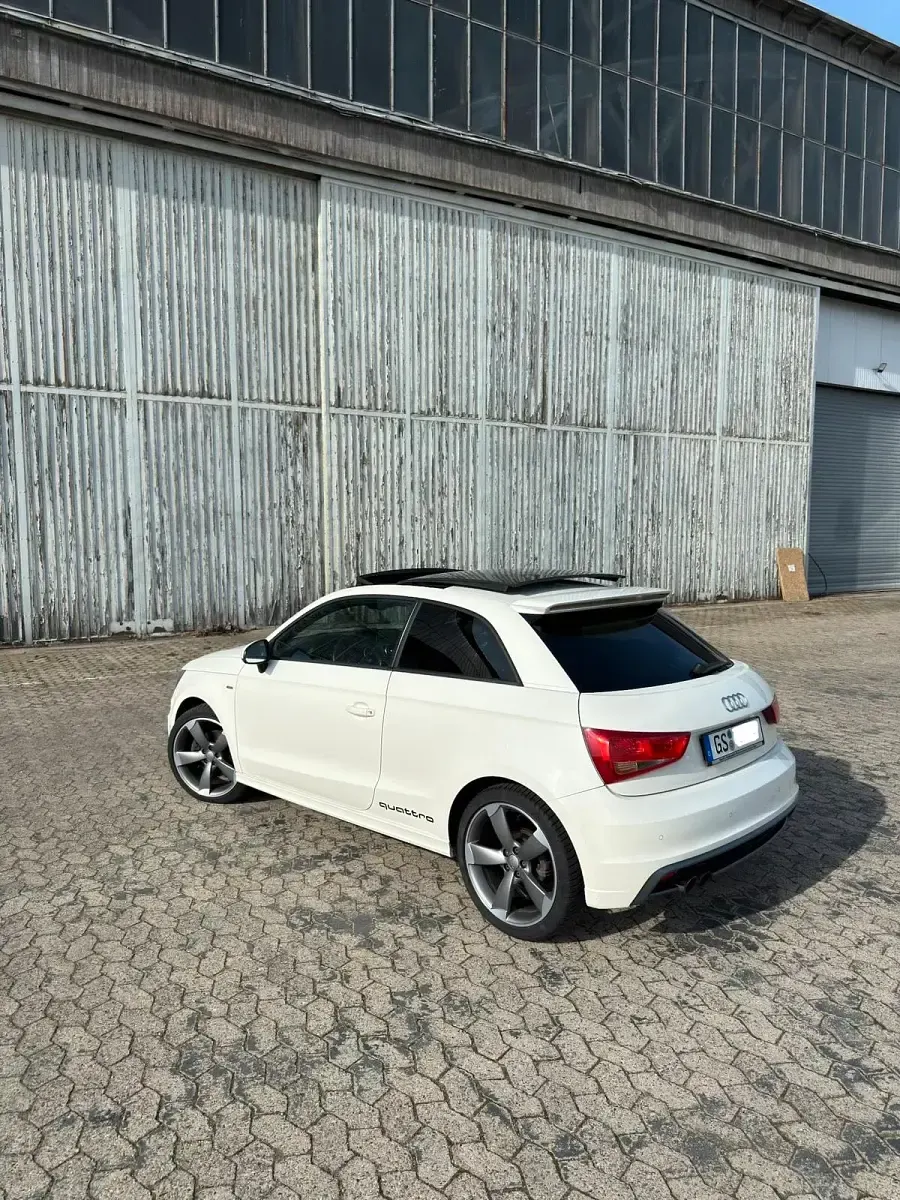 Gebraucht Audi A1 Exclusive 185 PS (136 kW) 2011 Weiß Kleinwagen