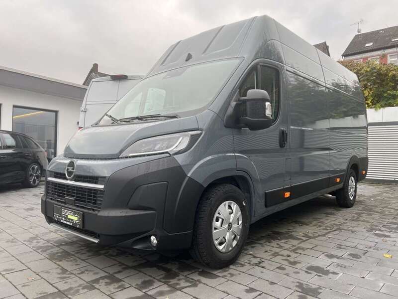 Thunder grau Neu 2025 Opel Movano Van | 44.985 € (Teuer) - Bild 1/4
