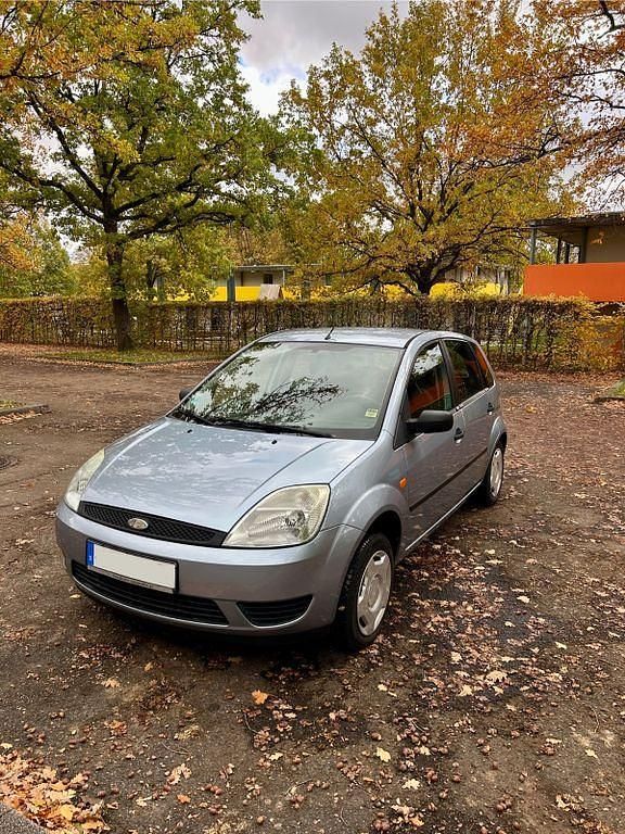 Blau Gebraucht 2005 Ford Fiesta Limousine | 800 € (Guter Preis) - Bild 1/4