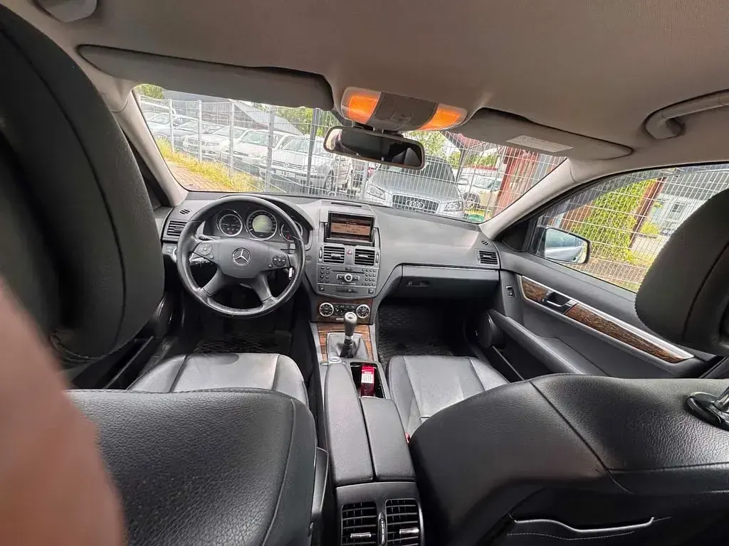Gebraucht Mercedes C220 Elegance 170 PS (125 kW) 2011 Schwarz Limousine