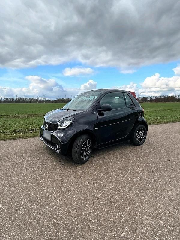 Gebraucht Smart ForTwo Cabrio 90 PS (66 kW) 2019 Schwarz Cabrio