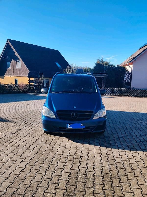 Blau Gebraucht 2012 Mercedes Vito Van | 15.500 € - Bild 1/4