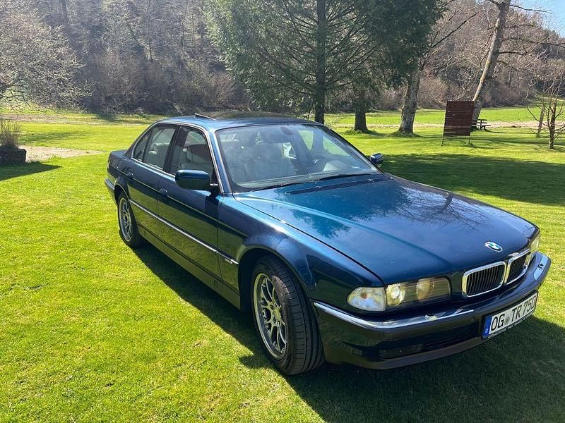 Gebraucht BMW 750 326 PS (239 kW) 1997 Blau Limousine