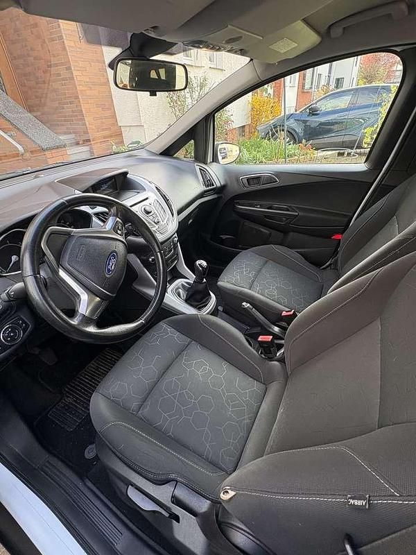 Gebraucht Ford B-MAX Trend 101 PS (74 kW) 2012 Weiß Van / Kleinbus