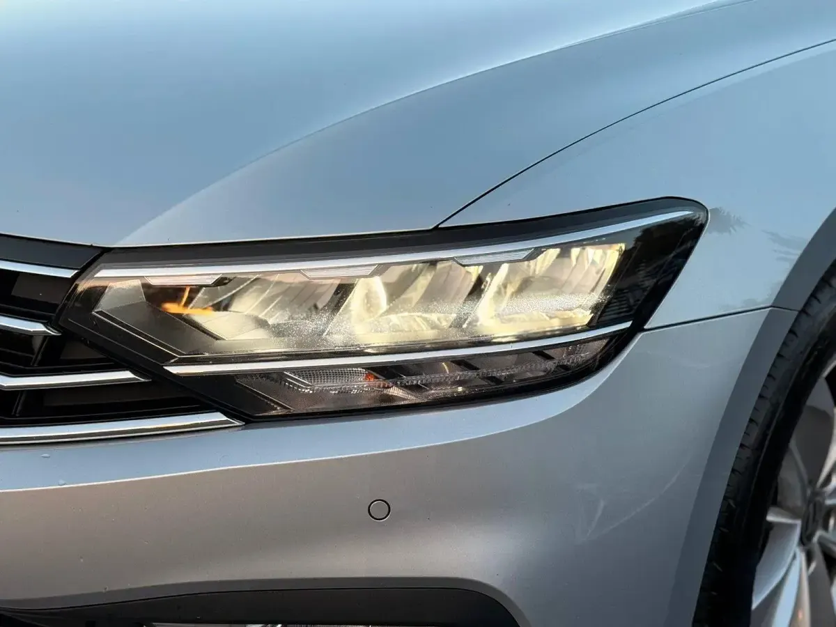 Gebraucht VW Passat 200 PS (147 kW) 2022 Gelb Kombi