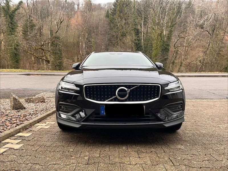 Gebraucht Volvo V60 CC Plus 197 PS (144 kW) 2021 Schwarz Kombi