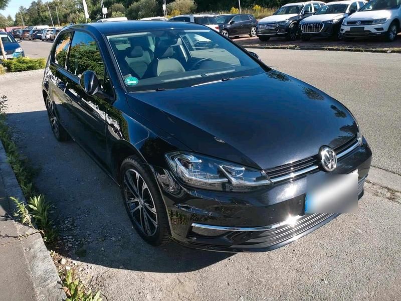 Schwarz Gebraucht 2017 VW Golf Highline Coupé | 10.499 € - Bild 1/4