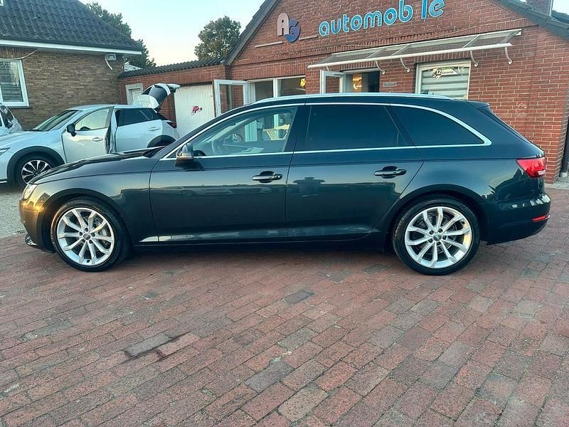 Gebraucht Audi A4 Sport 218 PS (160 kW) 2018 Grau Kombi