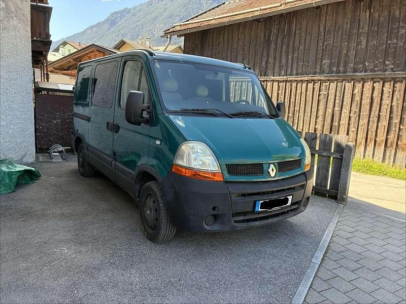 Second-hand Renault Master 99 CP (72 kW) 2004 Verde Van