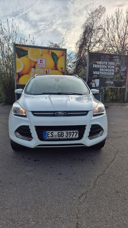 Gebraucht Ford Kuga Individual 150 PS (110 kW) 2015 Grau SUV