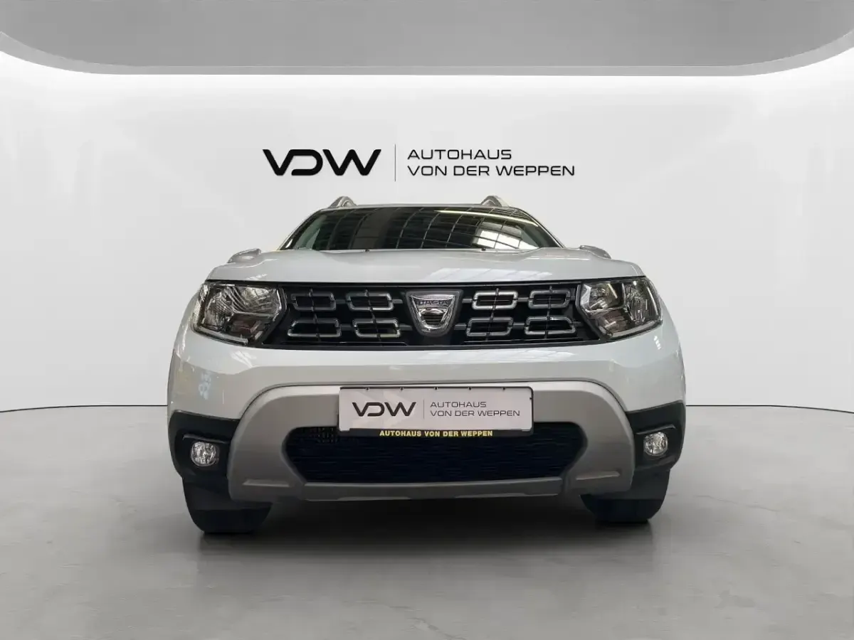 Gebraucht Dacia Duster 131 PS (96 kW) 2021 Weiß SUV