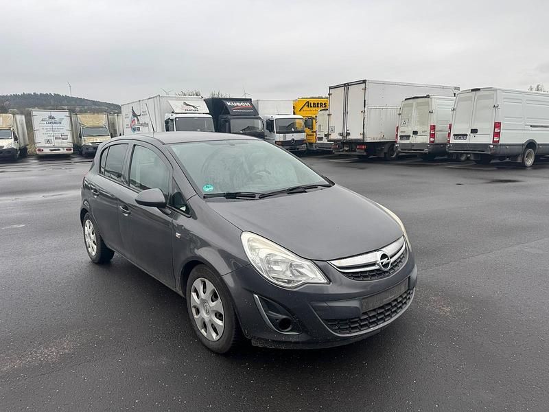 Gebraucht Opel Corsa 101 PS (74 kW) 2011 Kleinwagen