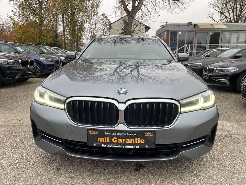 Gebraucht BMW 530 Sport Line 286 PS (210 kW) 2021 Grau Kombi