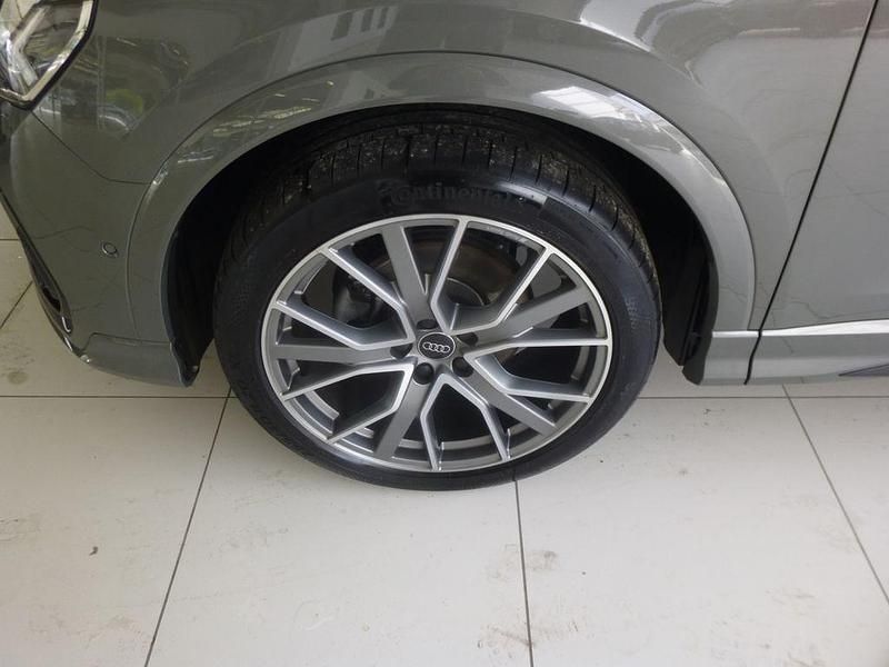 Gebraucht Audi Q3 S-Line 150 PS (110 kW) 2023 Chronosgrau metallic SUV