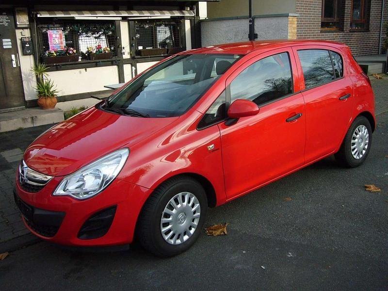 Gebraucht Opel Corsa Basis 87 PS (63 kW) 2012 Rot Limousine