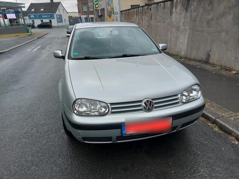 Silber Gebraucht 2001 VW Golf IV Kleinwagen | 1.799 € (Guter Preis) - Bild 1/4