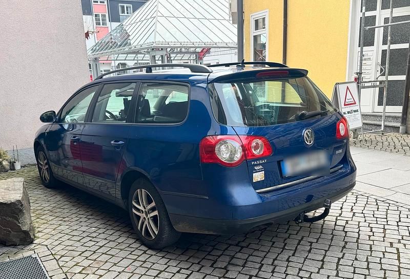 Gebraucht VW Passat 105 PS (77 kW) 2007 Blau Kombi