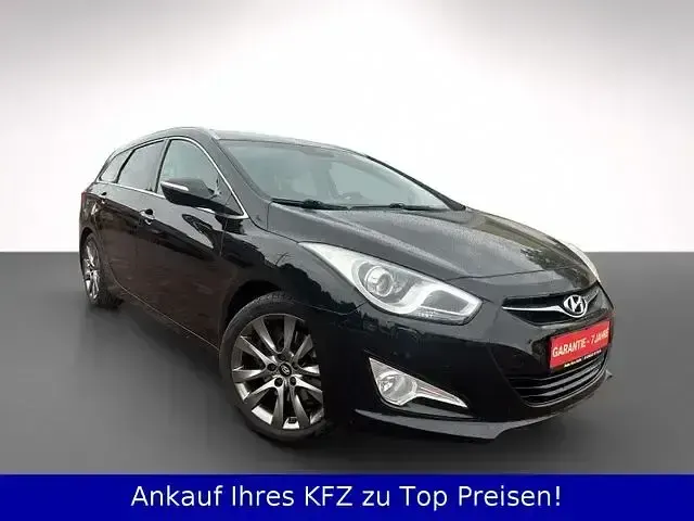 Gebraucht Hyundai i40 136 PS (100 kW) 2016 Phantom black Kombi