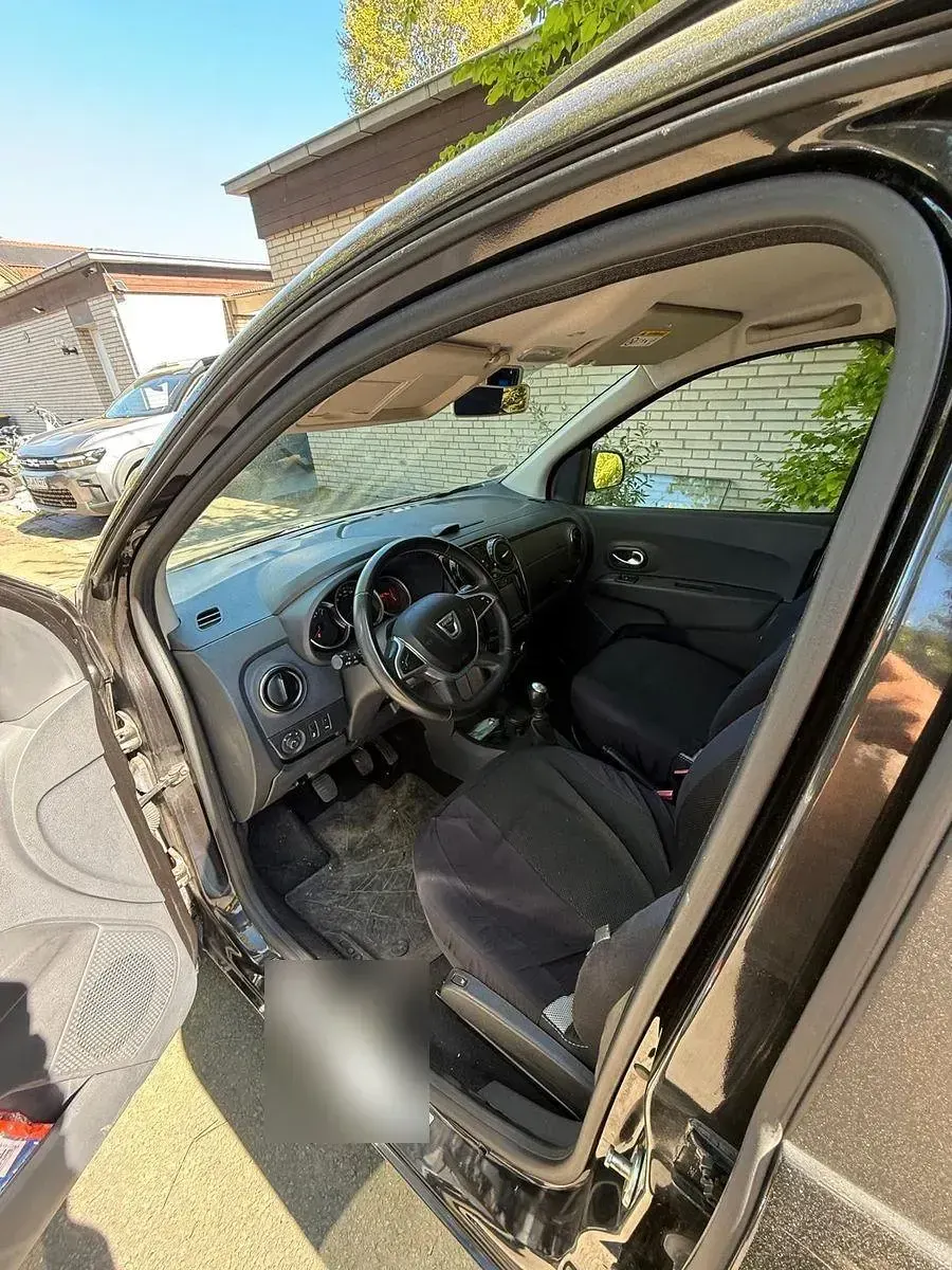 Gebraucht Dacia Lodgy Stepway 109 PS (80 kW) 2017 Schwarz Van / Kleinbus