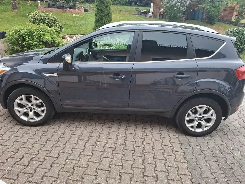 Gebraucht Ford Kuga Champions Edition 140 PS (102 kW) 2012 Grau SUV