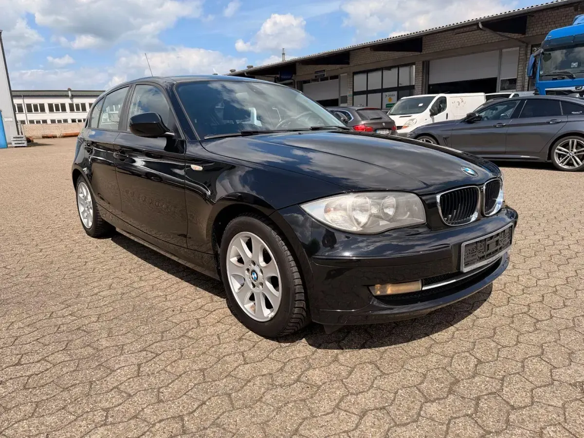 Gebraucht BMW 116 Advantage 122 PS (89 kW) 2010 Schwarz Kleinwagen