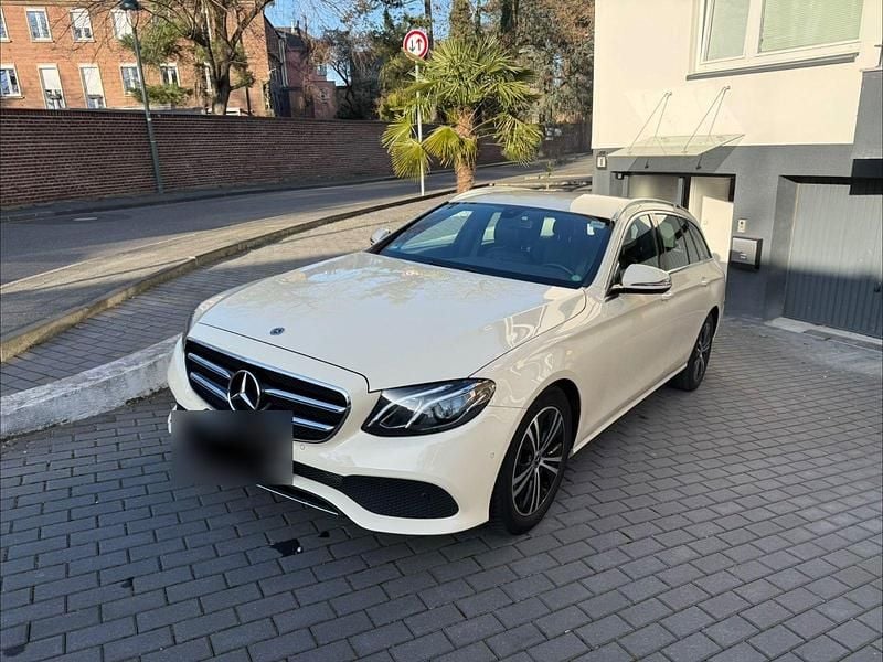 Gebraucht Mercedes E200 160 PS (117 kW) 2020 Beige Kombi