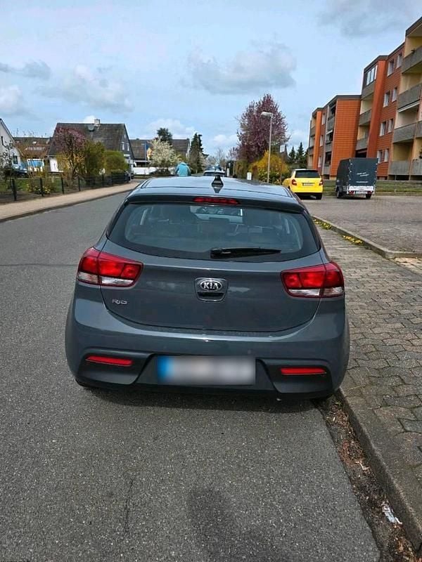 Gebraucht Kia Rio 101 PS (74 kW) 2021 Grau Kleinwagen