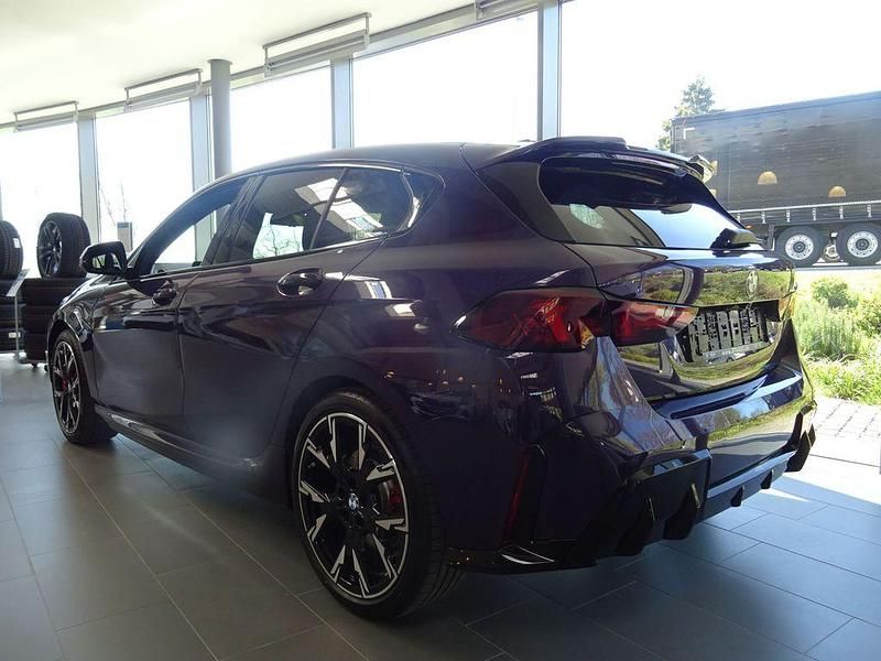 Neu BMW 120 2026 Thundernight metallic Kleinwagen