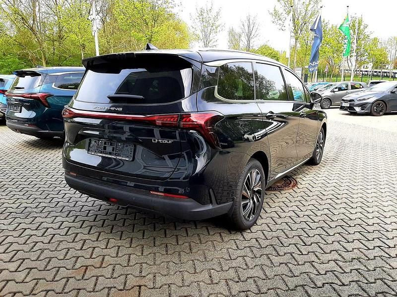 Neu DFSK Forthing 4 177 PS (130 kW) 2026 Schwarz Van / Kleinbus