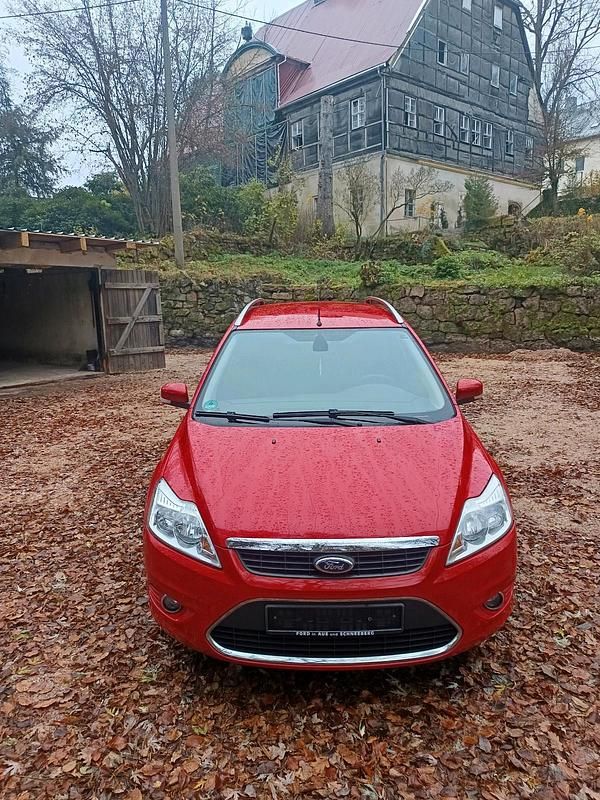 Gebraucht Ford Focus 100 PS (73 kW) 2009 Rot Kombi