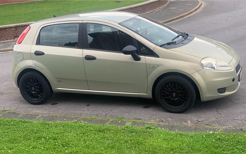 Grün Gebraucht 2006 Fiat Punto Kleinwagen | 1.700 € (Fairer Preis) - Bild 1/4