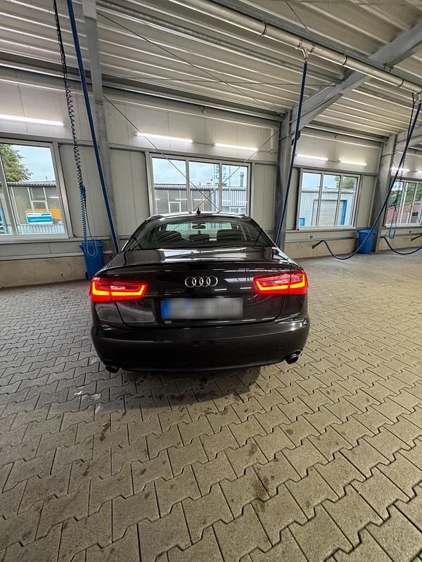 Gebraucht Audi A6 179 PS (131 kW) 2012 Schwarz Limousine
