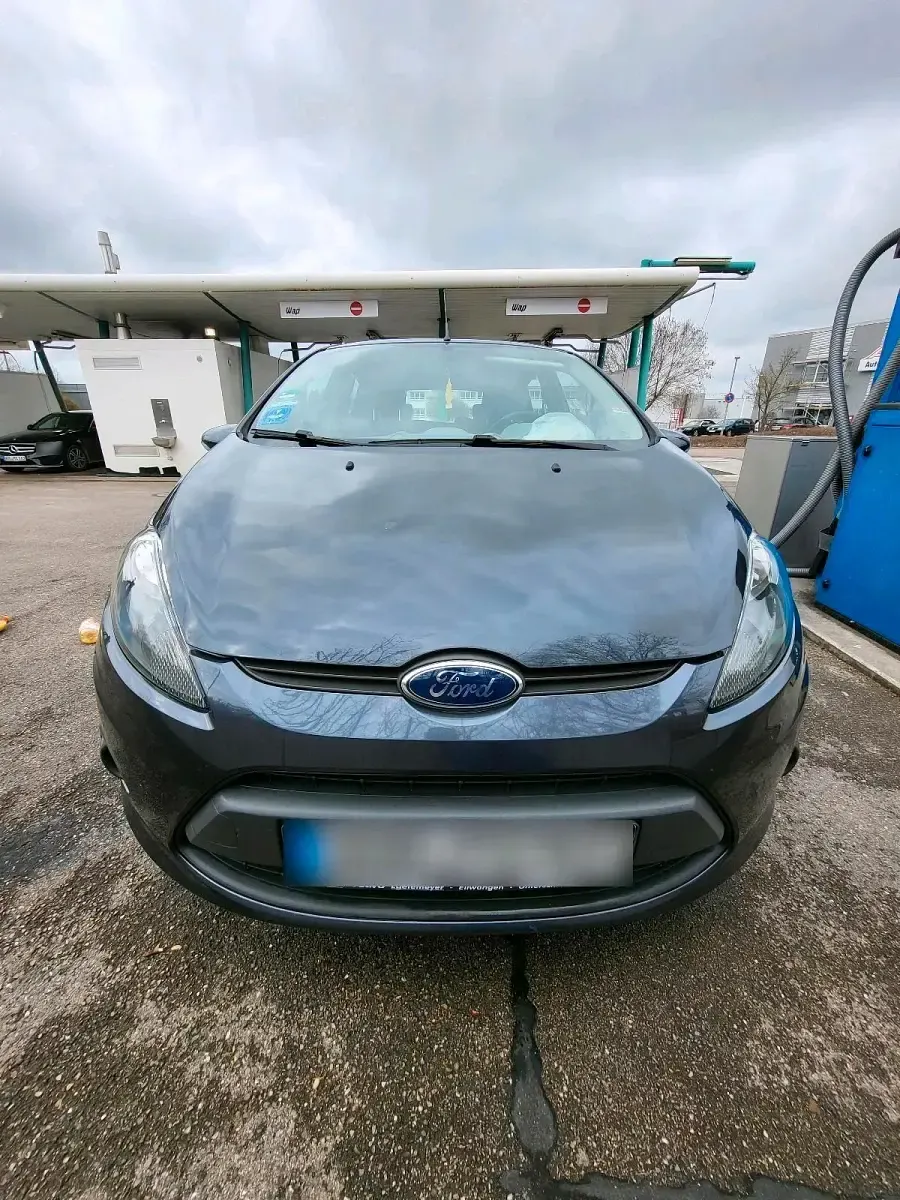 Gebraucht Ford Fiesta 60 PS (44 kW) 2010 Grau Kleinwagen