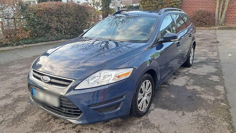 Gebraucht Ford Mondeo S 140 PS (102 kW) 2012 Blau Kombi