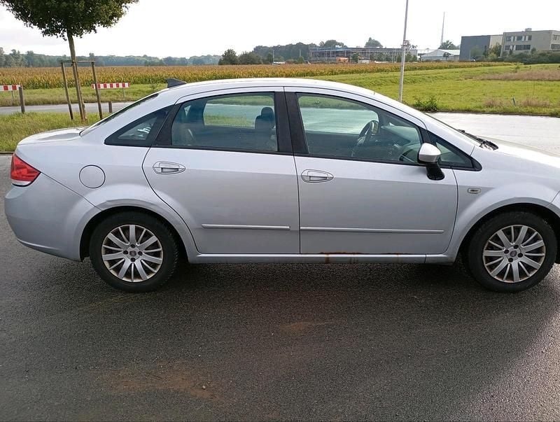 Gebraucht 2009 Fiat Linea Limousine | 1.100 € - Bild 1/4