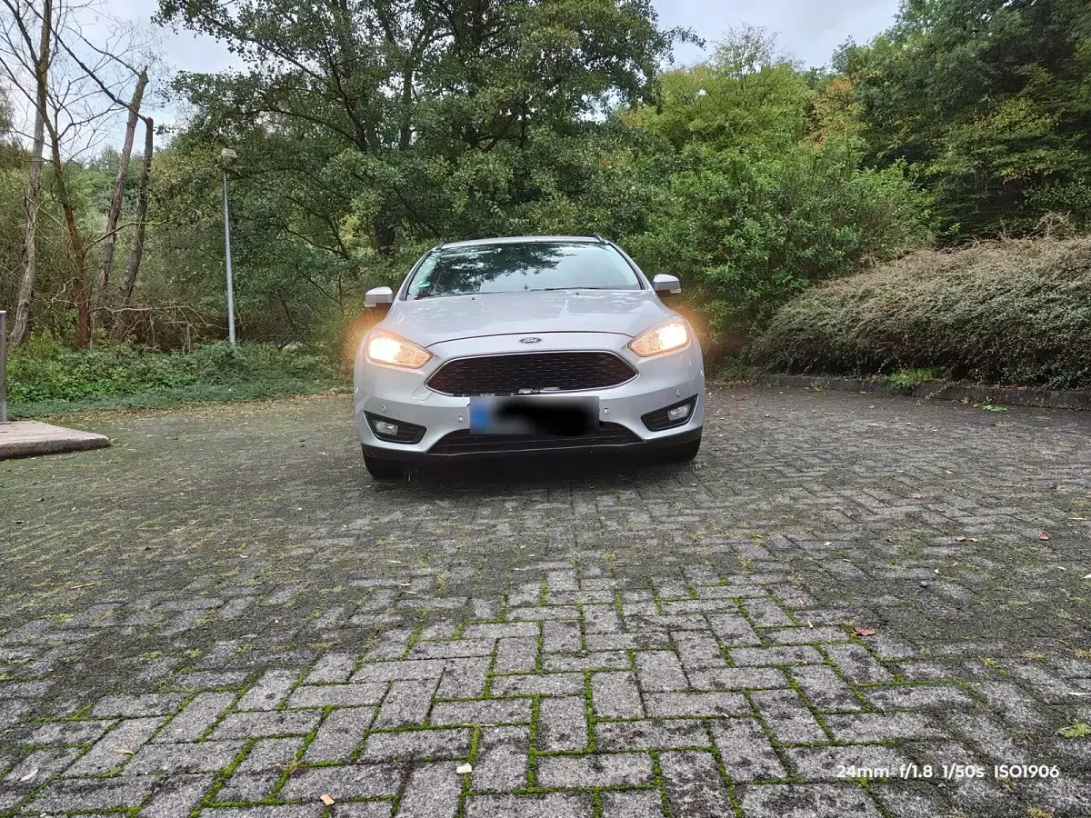 Gebraucht Ford Focus 95 PS (69 kW) 2015 Silber Kombi