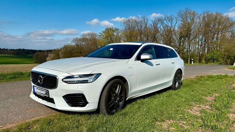 Weiß Gebraucht 2018 Volvo V90 R-Design Kombi | 29.750 € (Etwas zu teuer) - Bild 1/4