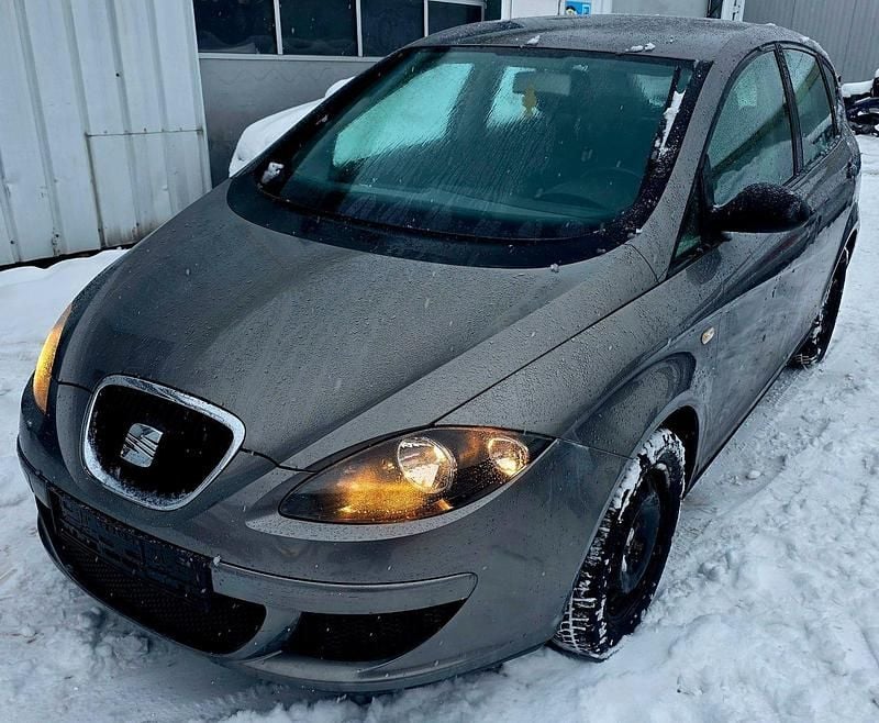 Grau Gebraucht 2006 Seat Altea Reference Kombi | 1.199 € (Guter Preis) - Bild 1/4