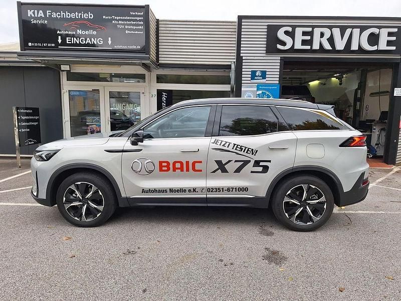 Gebraucht Baic X75 177 PS (130 kW) 2025 Silber SUV